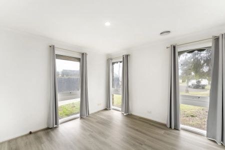 Family Home with Space, Style & Comfort - Photo 2