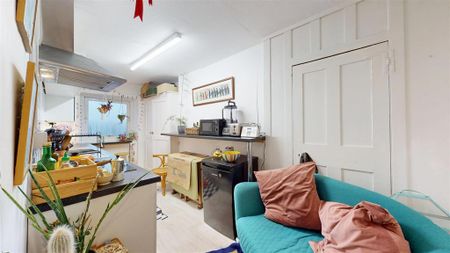 3 bedroom flat to rent - Photo 5