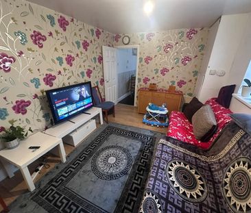 2 Bed Flat, Derby Road, SO14 - Photo 3