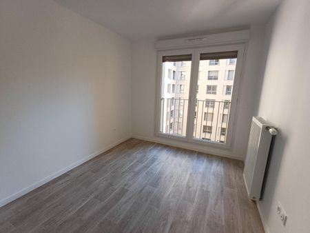 location Appartement T4 DE 76.6m² À BOBIGNY - Photo 3