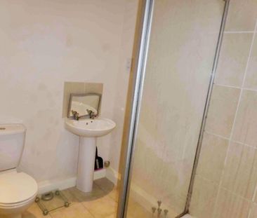 1 bedroom Flat To Let - Photo 4