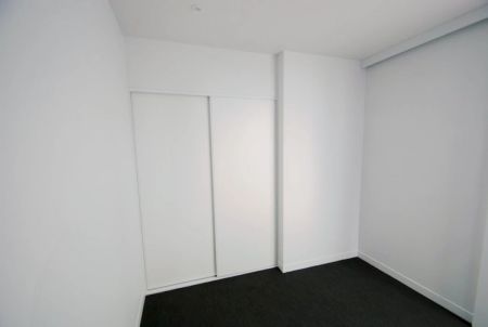2 Bed, 1 Bath - Photo 4
