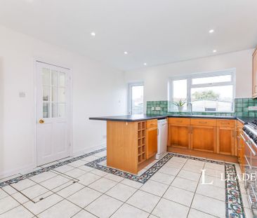 3 bedroom semi-detached house to rent - Photo 5