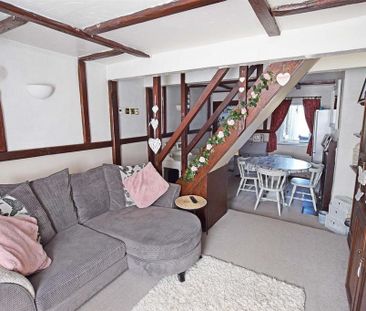 2 bedroom end of terrace house to rent - Photo 2