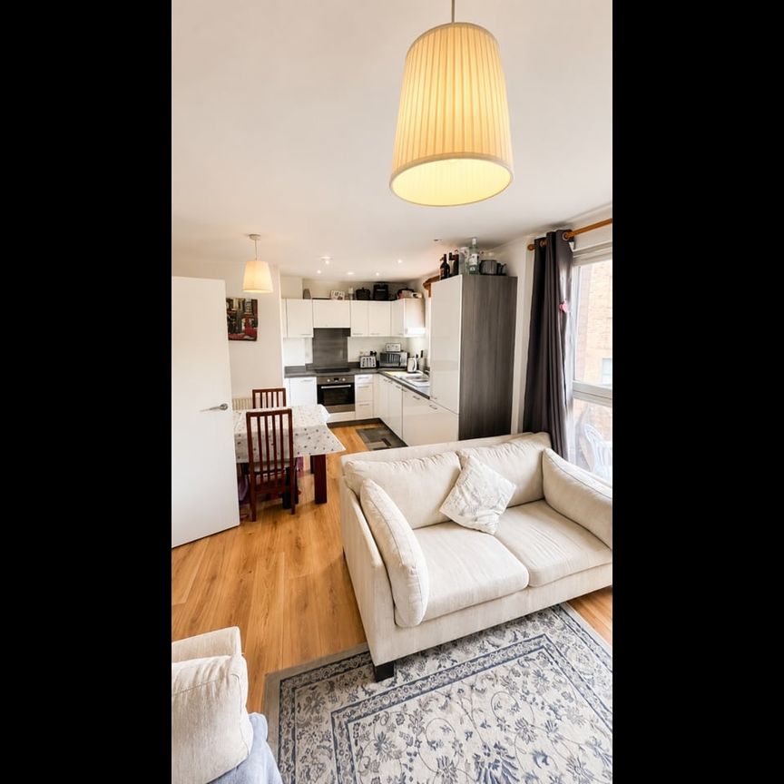1 Bed Flat, Claret Court, CR0 - Photo 1