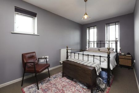 2 bedroom penthouse to rent - Photo 4