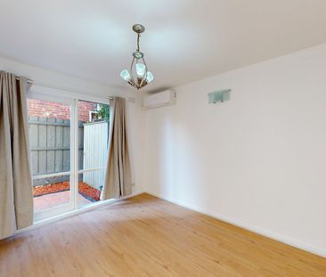 Charming Ground-Floor Apartment in Prime Clifton Hill Location - Photo 6