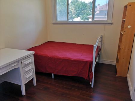 For Lease - 58 Emmeline Crescent Unit# Main, Toronto, Ontario - Photo 2