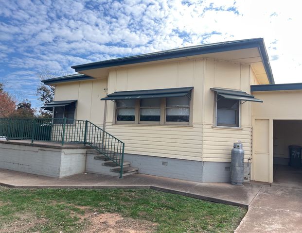 C21 Central West 02 6862 1265 - Photo 1