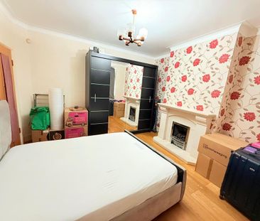 4 bedroom terraced house to rent - Photo 6