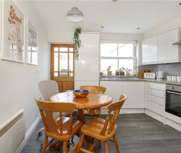 2 bedroom semi-detached house to rent - Photo 3