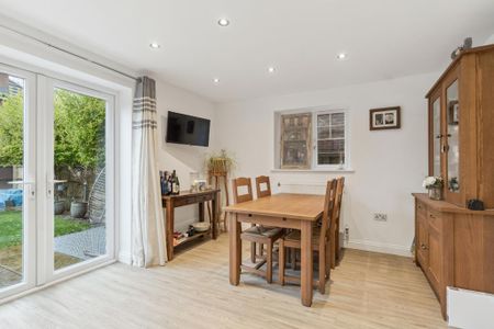 4 bedroom detached house to rent - Photo 5