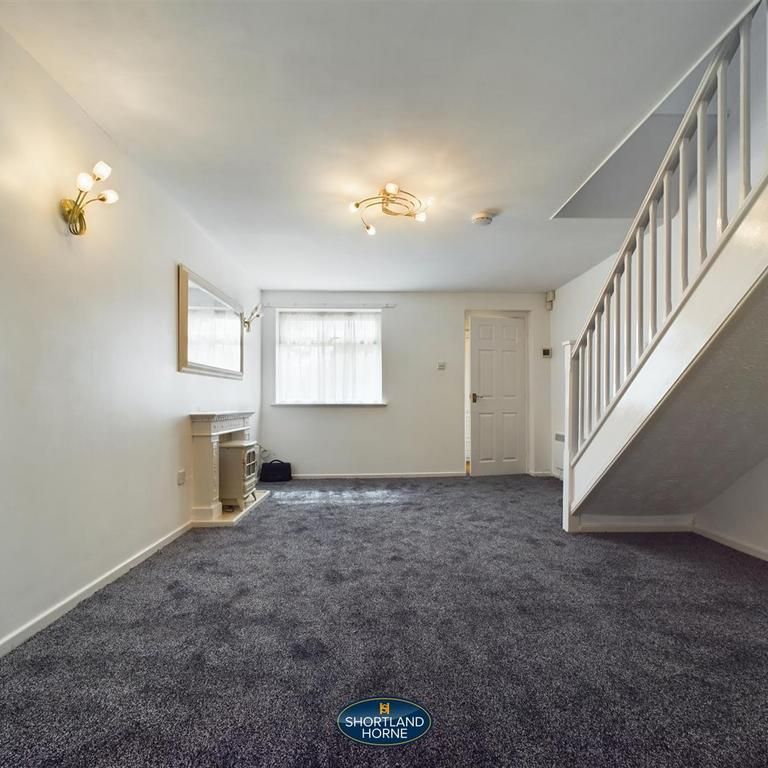 2 bedroom end of terrace house to rent - Photo 1