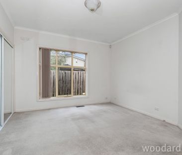 Spacious three-bedroom unit - Photo 2