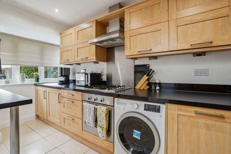 2 bedroom semi-detached house to rent - Photo 3