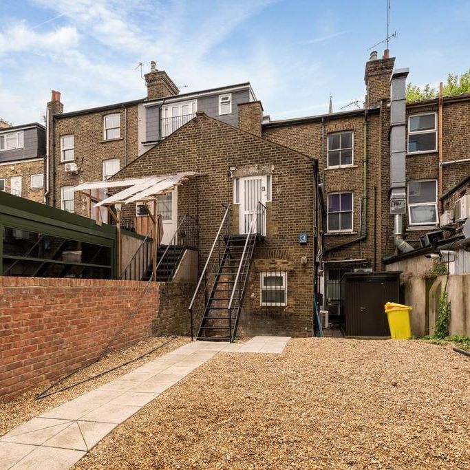 2 bedroom flat to rent - Photo 1