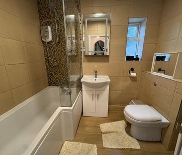 3 bedroom terraced house to rent - Photo 5