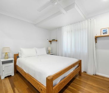 Beachside Living in Prestigious Woodgee Street and Great Ocean Views - Photo 5