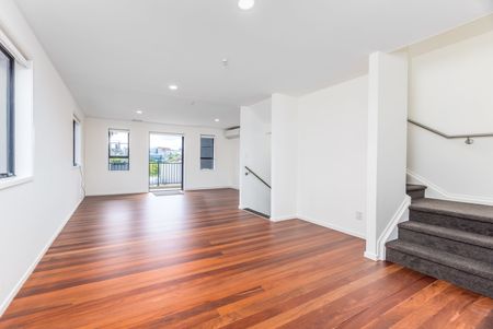 Concrete/Masonry DGZ Townhouse with City Views - Photo 2