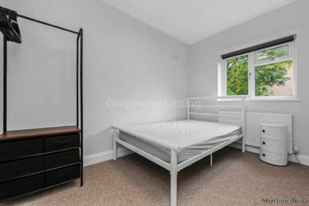 4 bedroom property to rent in London - Photo 4