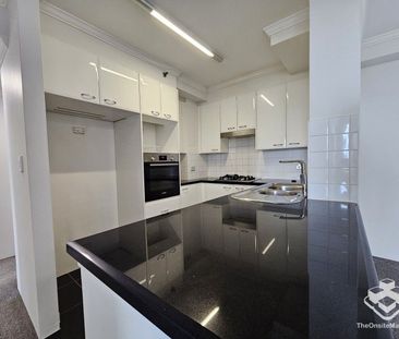 Spacious 2 bedroom 2 bathroom apartment in Chatswood CBD - Photo 5