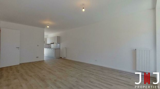 Flat for rent - Photo 1