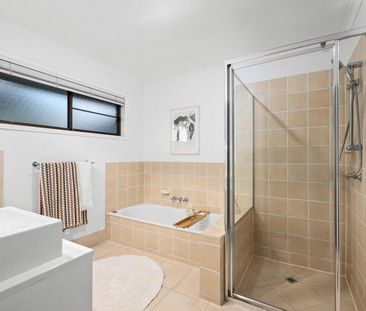 Private Oasis in the Heart of Rochedale South! - Photo 1