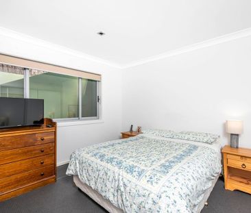 1 Hopetoun Circuit, Deakin. - Photo 4