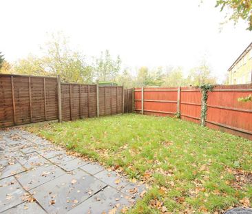 4 bedroom end of terrace house to rent - Photo 4