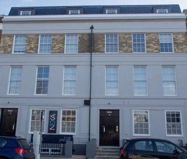Room For Rent 16 Hampshire Terrace, Portsmouth - Photo 2
