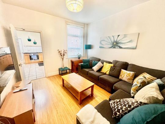 1 bedroom in a house share to rent - Photo 1