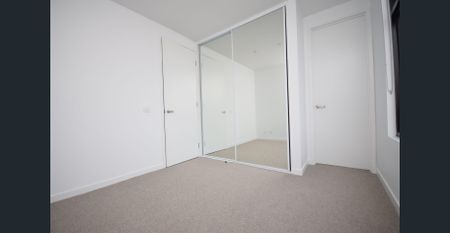 CAPTAIN & CO. LUXURY APARTMENT WITH VIEWS OF ST KILDA AND THE BAY - Photo 3