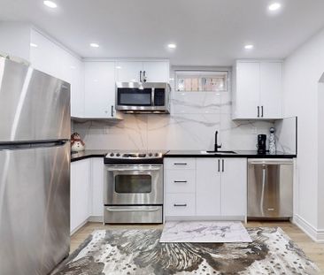 For Lease - 305 Rita's Avenue, Newmarket, Ontario - Photo 3