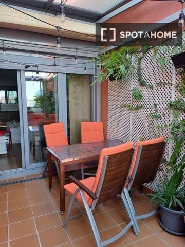 madrid, Community of Madrid 28050 - Photo 2