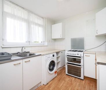 3 bedroom maisonette to rent - Photo 4