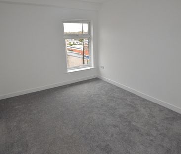 2 Bedroom Apartment - Photo 2