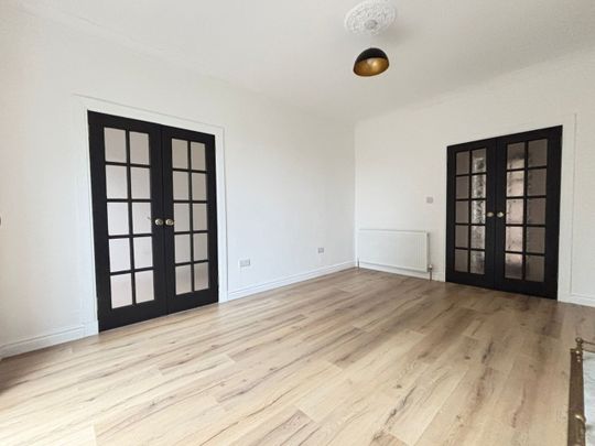 3 Bed Flat, Croftfoot, G44 - Photo 1