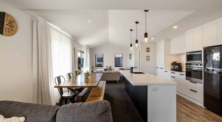 Beautiful 3 Bedroom Property in Halswell - Photo 5