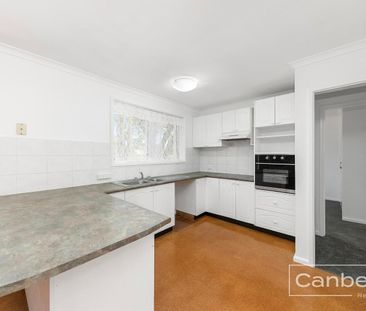 28 Kalgoorlie Crescent, Fisher ACT 2611 - House For Rent | Domain - Photo 2