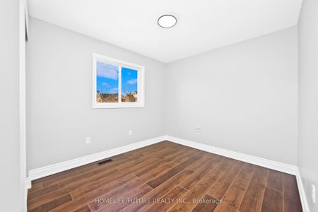 Detached Home For Lease | W8127472 - Photo 4