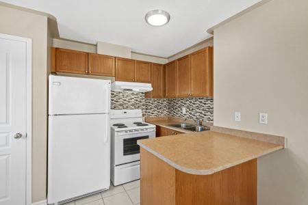 For Lease - 496 White's Hill Avenue Unit# Coach House, Markham, Ontario - Photo 3