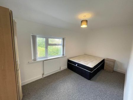 Lockleaze Road, Horfield - Photo 5