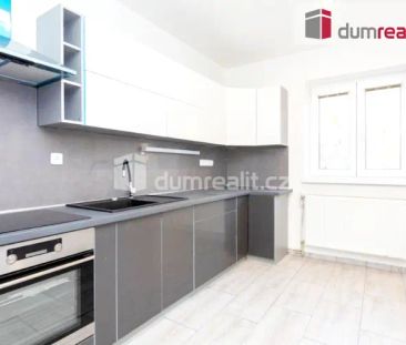 Pronájem prostorného bytu 4+1 s velkým balkonem a krásnými výhledy ... - Photo 3