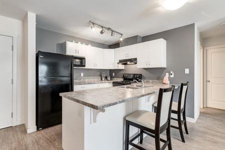 Premier Suite - 1 Bedroom - Photo 4
