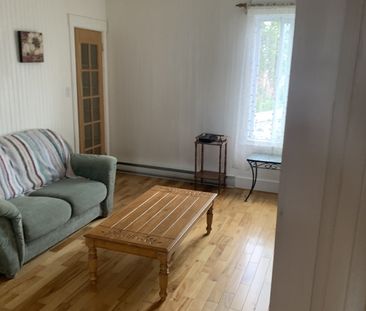 Appartement Coquet Au 2 Ieme Etage - Photo 1