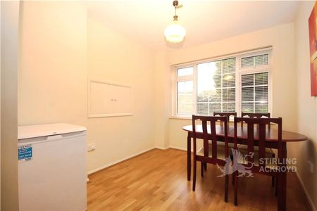 Lynwood, Guildford, Surrey, GU2 7NY - Photo 3