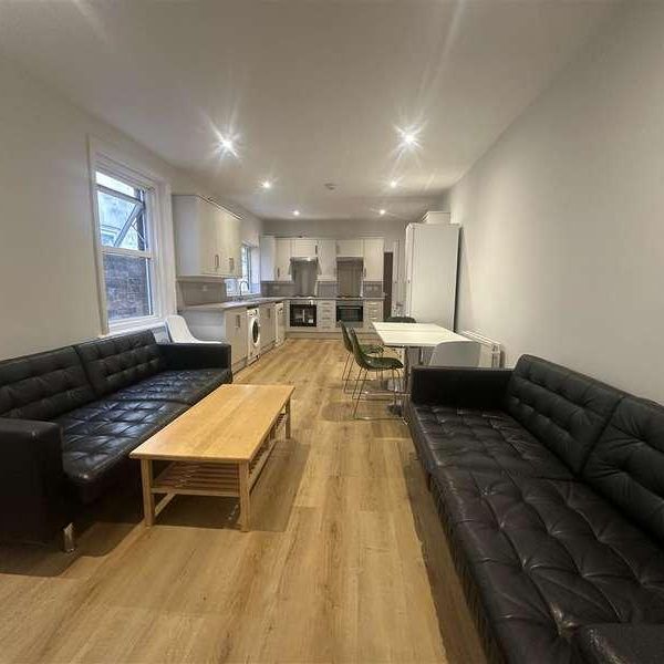 Wilton Avenue, Southampton, SO15 - Photo 1