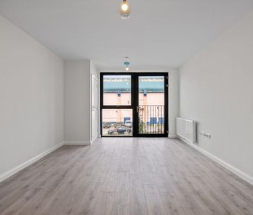 Apt 1, 1 Kings Hall Road, BT9, Belfast - Photo 2