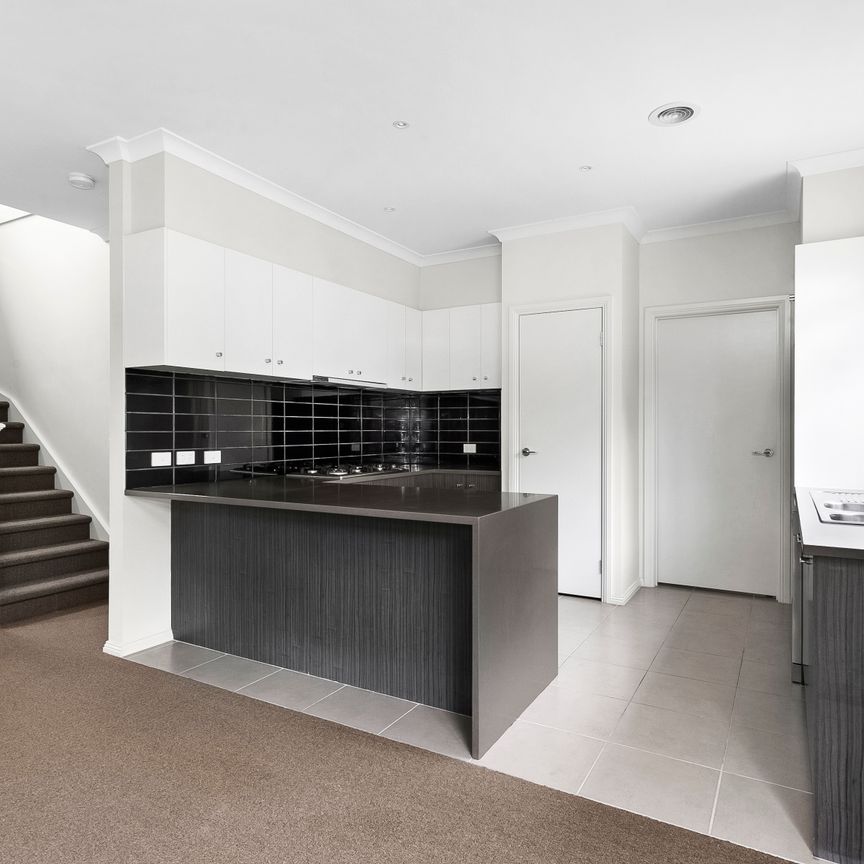 2/614 Waverley Road MALVERN EAST - Photo 1