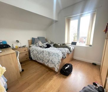 7 bedroom end of terrace house to rent - Photo 2